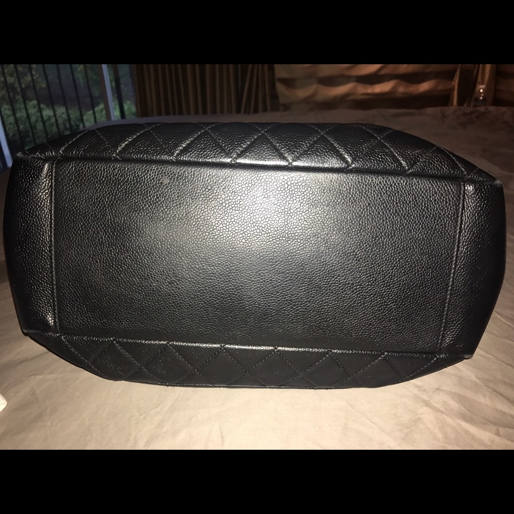 Authentic Chanel - Picture 3 of 15